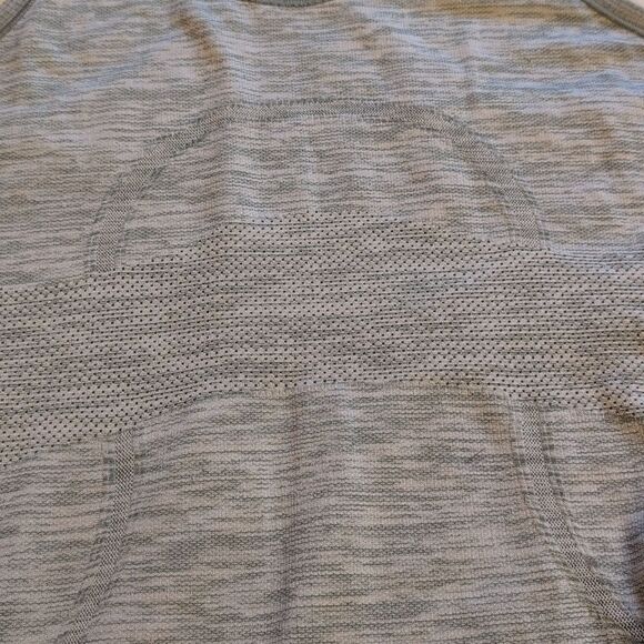 Lot Of 2 Lululemon Swiftly Tech Racerback Rosemary Green And Neo Mint Size 8 - Picture 5 of 14